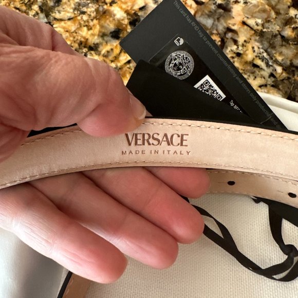 Versace Medusa Skinny Leather Belt in Black NEW - Picture 7 of 7